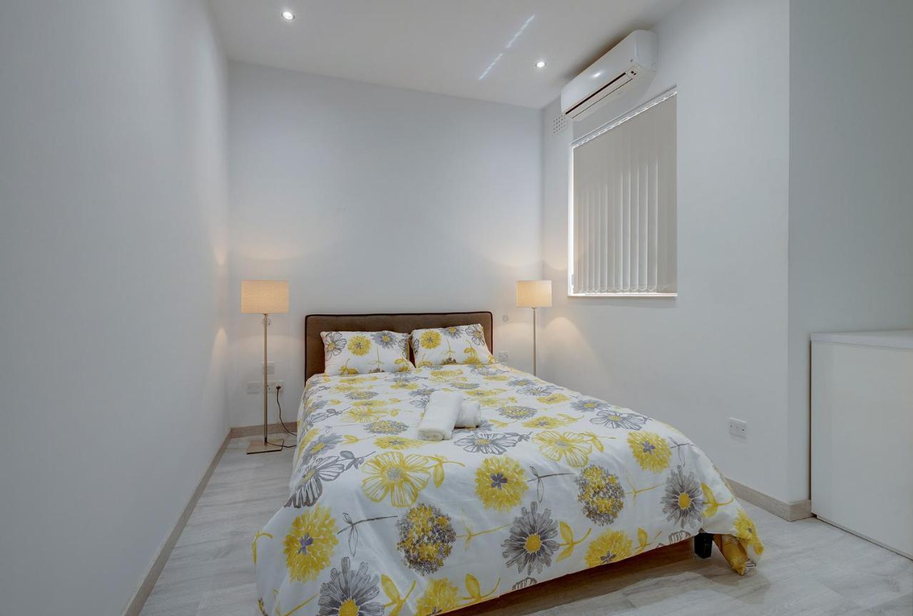 Modern Apartment In The Best Area Of 슬리에마 외부 사진